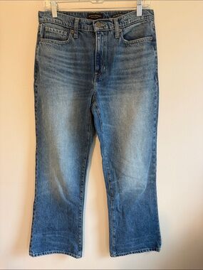Banana Republic Women’s High Rise Relaxed Bootcut Jeans, size 28P